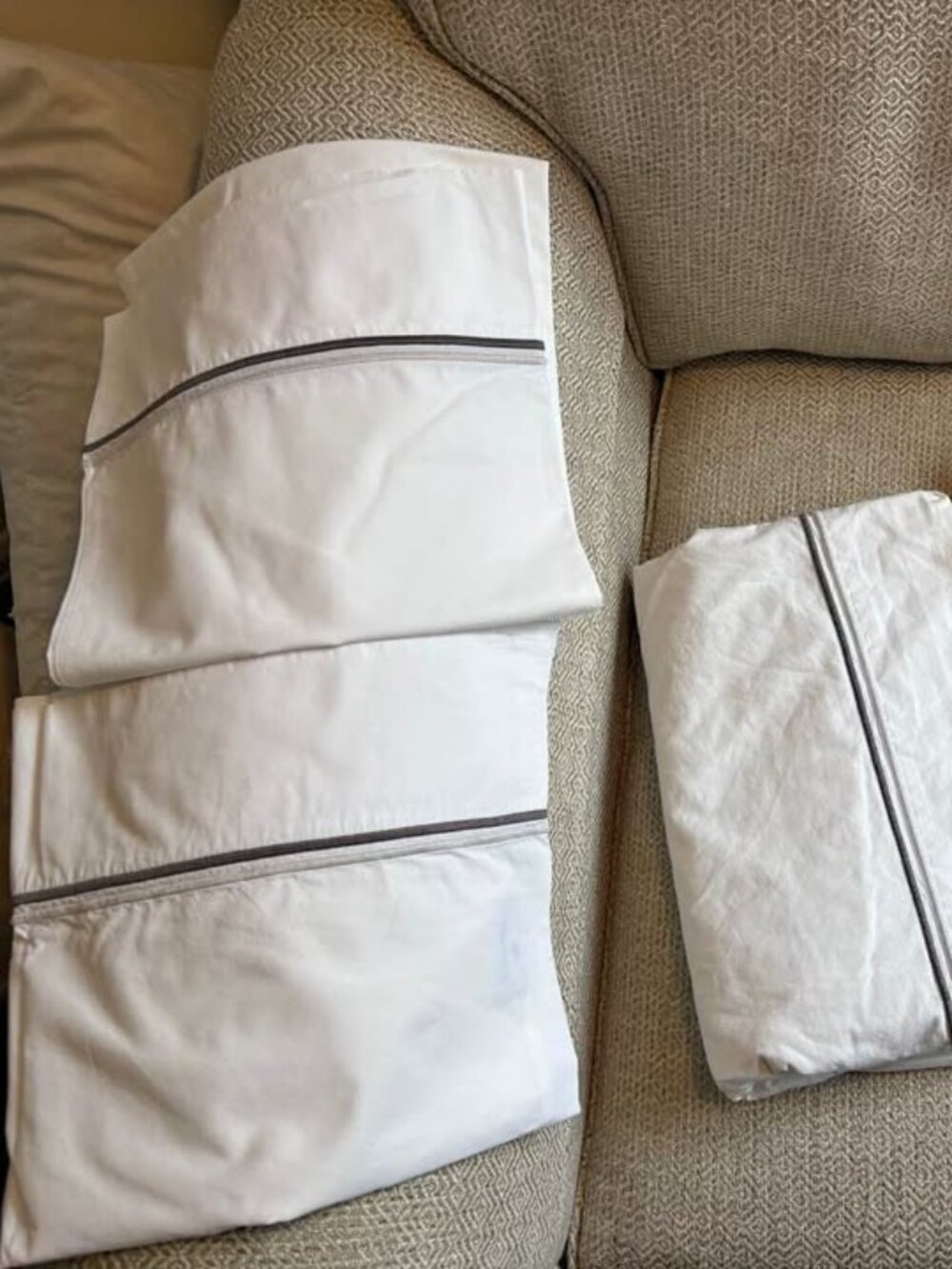 Matouk Luxury White with Grey Piping/Detail QUEEN 4-PCS Sheet Set